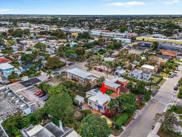 418 E Lakewood Road, West Palm Beach, FL 33405