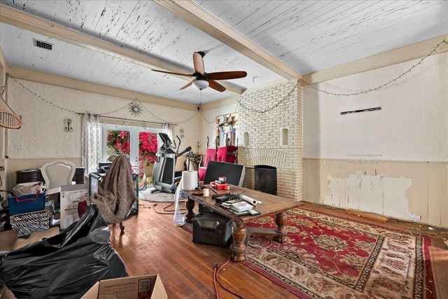 418 E Lakewood Road, West Palm Beach, FL 33405