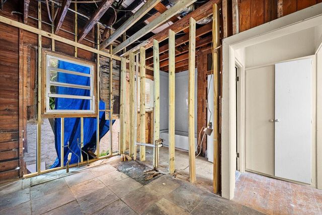 418 E Lakewood Road, West Palm Beach, FL 33405