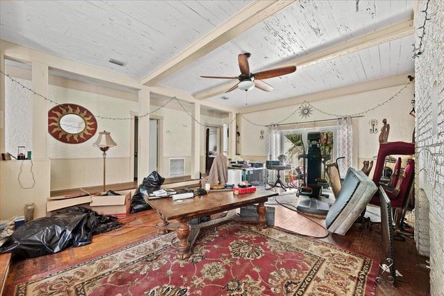 418 E Lakewood Road, West Palm Beach, FL 33405