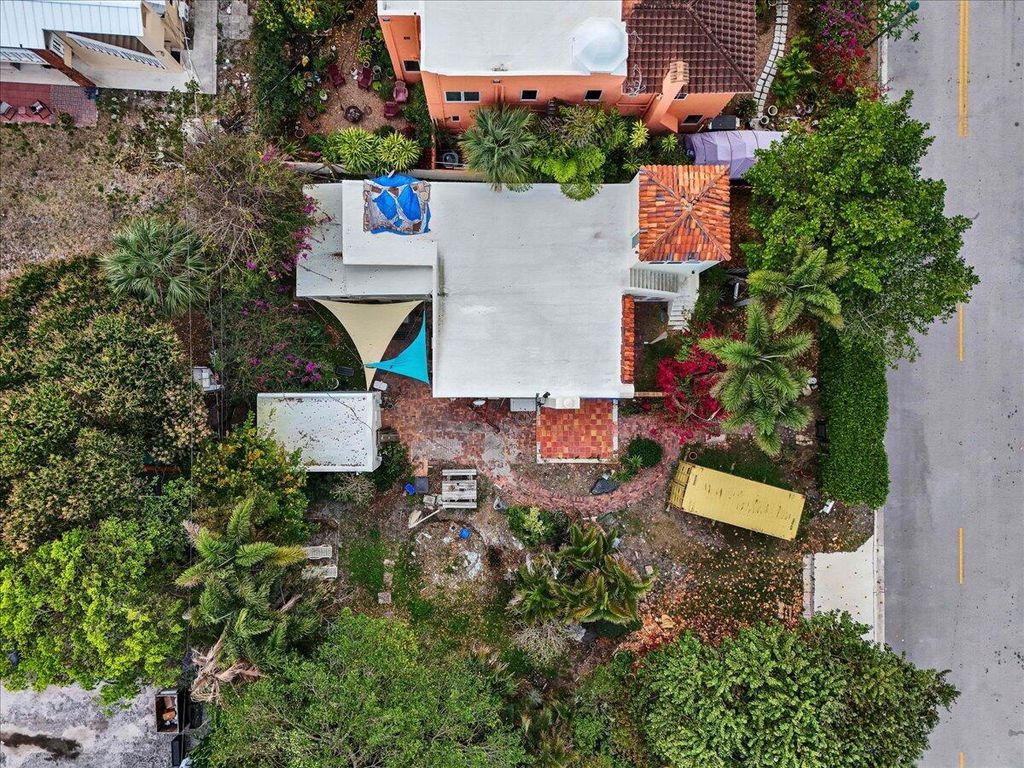 418 E Lakewood Road, West Palm Beach, FL 33405