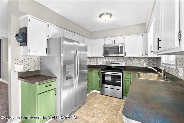 1596 Berkley Drive, Holt, MI 48842