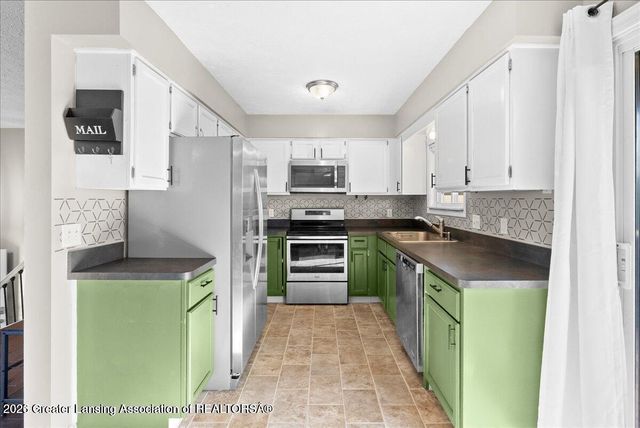 1596 Berkley Drive, Holt, MI 48842