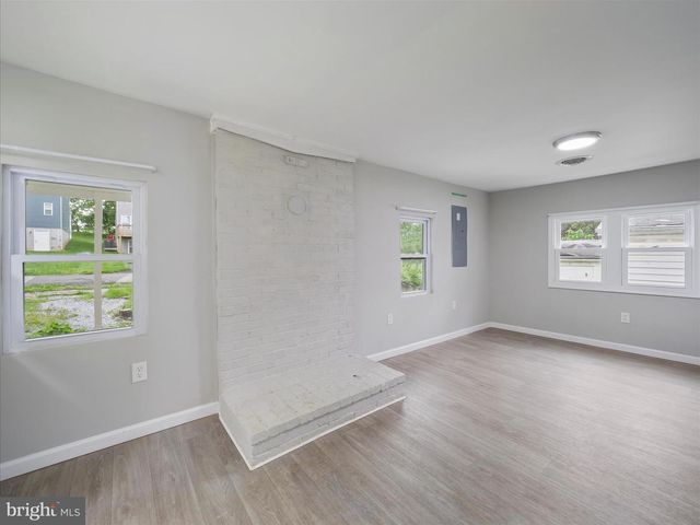 108 E 12TH AVENUE, Ranson, WV 25438