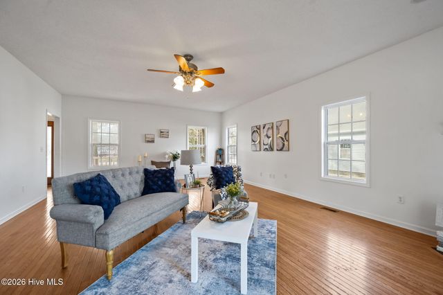 223 Everett Drive, Sneads Ferry, NC 28460