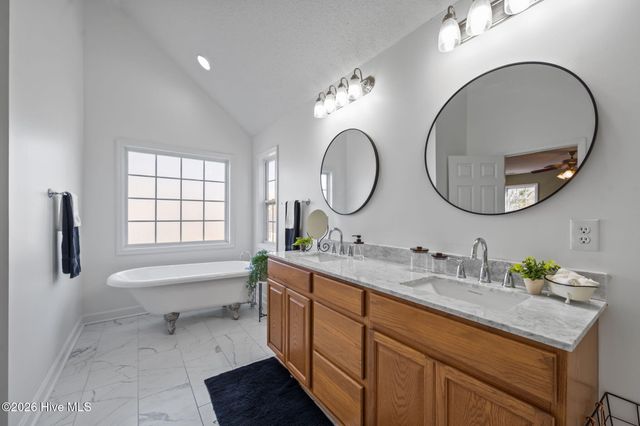 223 Everett Drive, Sneads Ferry, NC 28460