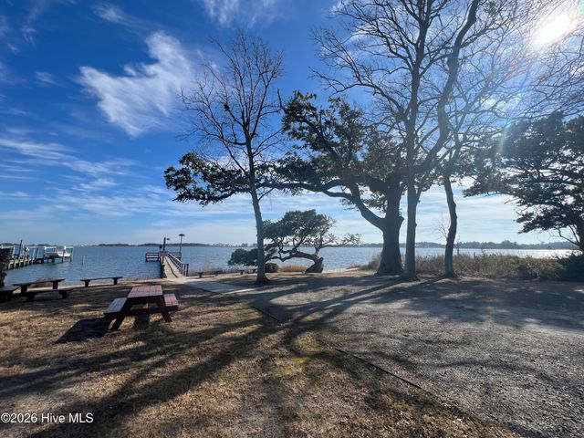 223 Everett Drive, Sneads Ferry, NC 28460