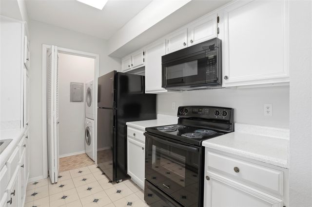2025 Augusta Drive 804, Houston, TX 77057
