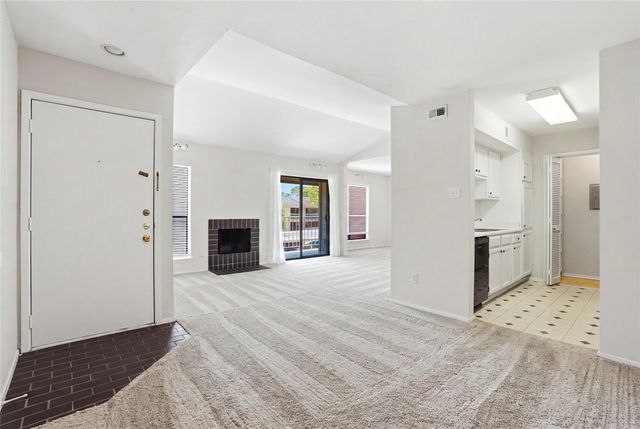2025 Augusta Drive 804, Houston, TX 77057