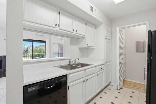 2025 Augusta Drive 804, Houston, TX 77057