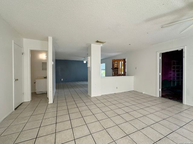 7547 LONGING TRL, San Antonio, TX 78244