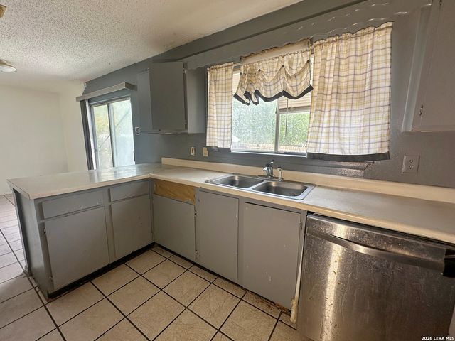 7547 LONGING TRL, San Antonio, TX 78244