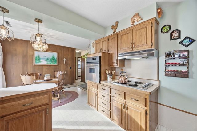 2461 Teresa Dr SW, Cedar Rapids, IA 52404