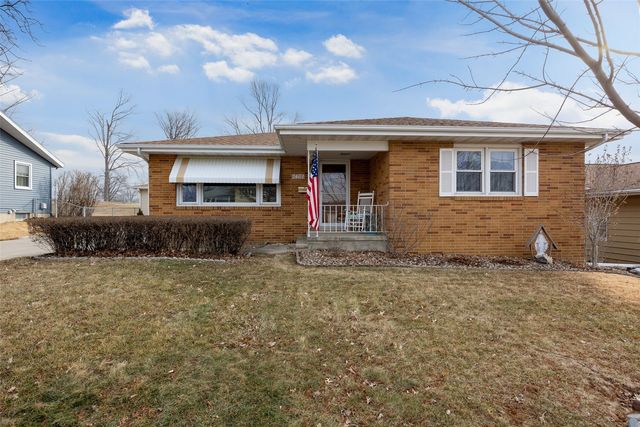 2461 Teresa Dr SW, Cedar Rapids, IA 52404