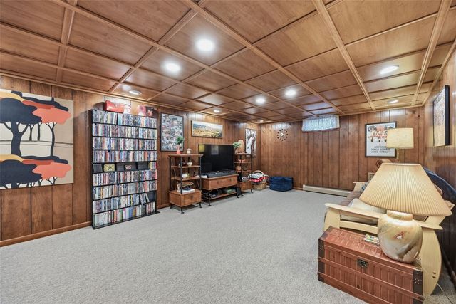 2461 Teresa Dr SW, Cedar Rapids, IA 52404