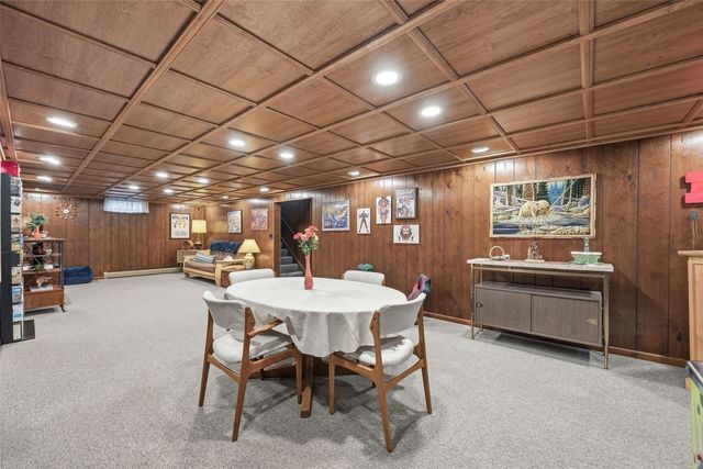 2461 Teresa Dr SW, Cedar Rapids, IA 52404