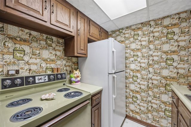 2461 Teresa Dr SW, Cedar Rapids, IA 52404