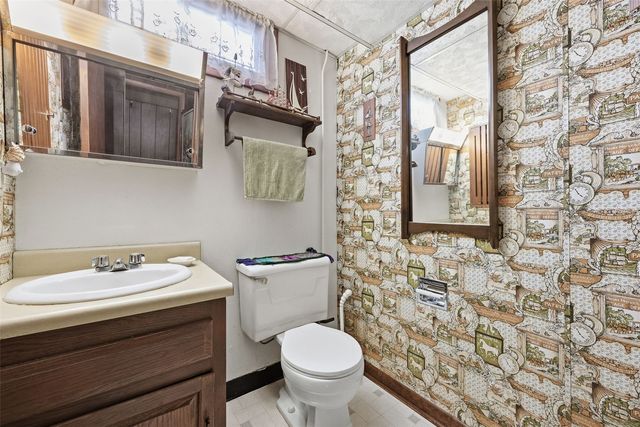 2461 Teresa Dr SW, Cedar Rapids, IA 52404