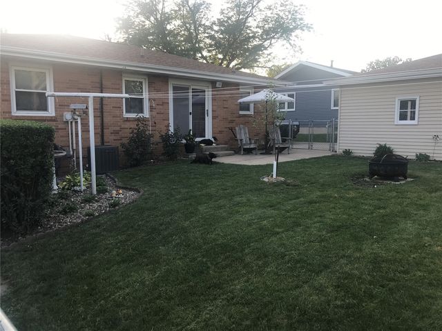 2461 Teresa Dr SW, Cedar Rapids, IA 52404