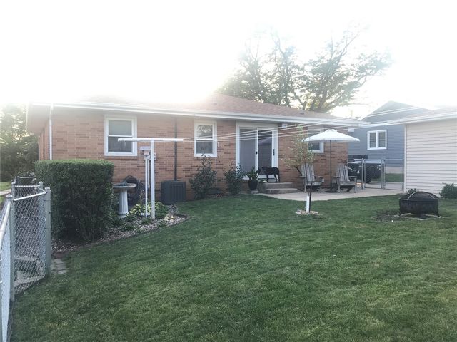 2461 Teresa Dr SW, Cedar Rapids, IA 52404