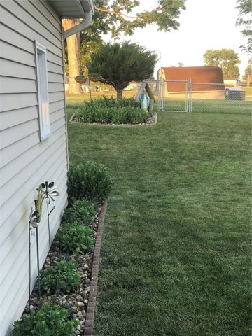 2461 Teresa Dr SW, Cedar Rapids, IA 52404