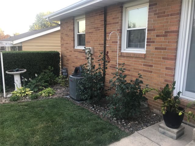 2461 Teresa Dr SW, Cedar Rapids, IA 52404