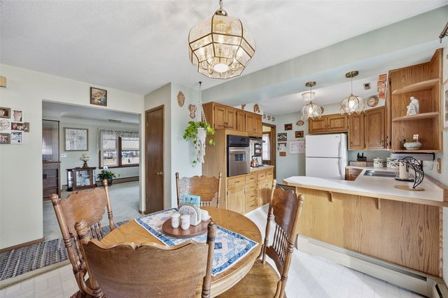 2461 Teresa Dr SW, Cedar Rapids, IA 52404