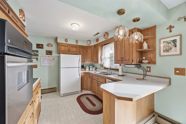 2461 Teresa Dr SW, Cedar Rapids, IA 52404