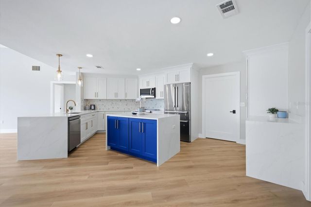 8822 MISTY CREEK DRIVE, Sarasota, FL 34241