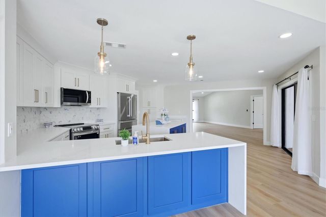8822 MISTY CREEK DRIVE, Sarasota, FL 34241