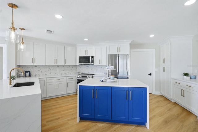 8822 MISTY CREEK DRIVE, Sarasota, FL 34241
