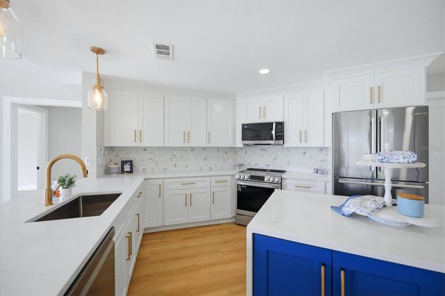 8822 MISTY CREEK DRIVE, Sarasota, FL 34241