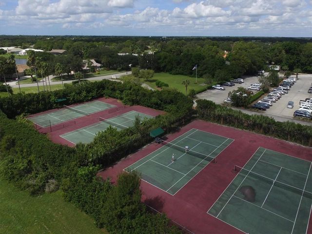 8822 MISTY CREEK DRIVE, Sarasota, FL 34241