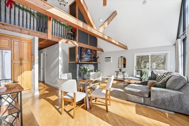 5 Flora Ave, Hopatcong Boro, NJ 07874