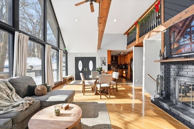 5 Flora Ave, Hopatcong Boro, NJ 07874