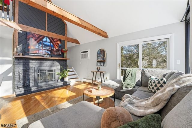 5 Flora Ave, Hopatcong Boro, NJ 07874