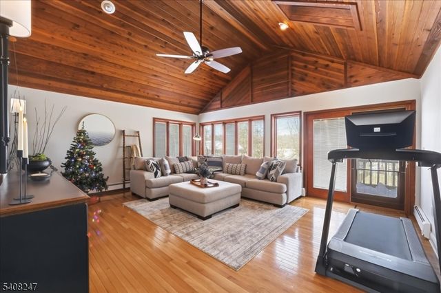 5 Flora Ave, Hopatcong Boro, NJ 07874