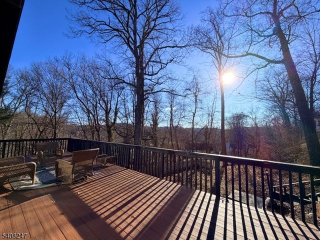 5 Flora Ave, Hopatcong Boro, NJ 07874