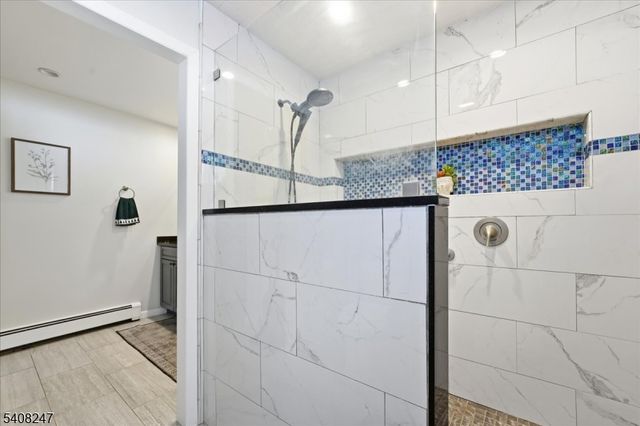 5 Flora Ave, Hopatcong Boro, NJ 07874