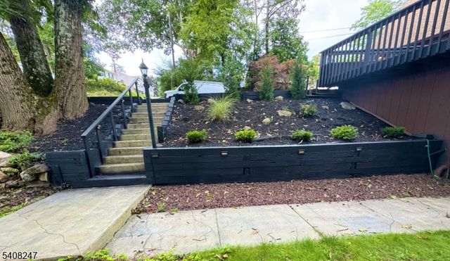 5 Flora Ave, Hopatcong Boro, NJ 07874