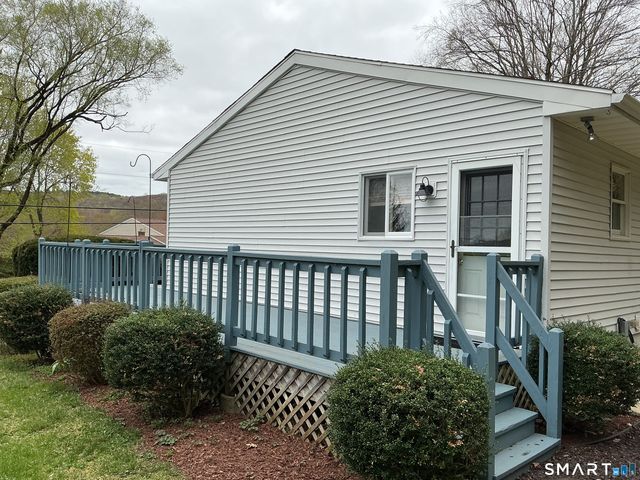 91 Beacon Manor Road, Naugatuck, CT 06770