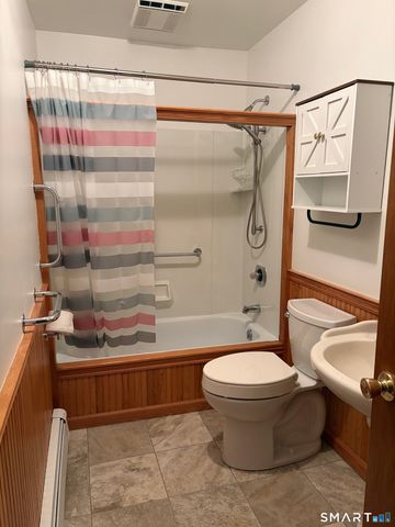 91 Beacon Manor Road, Naugatuck, CT 06770