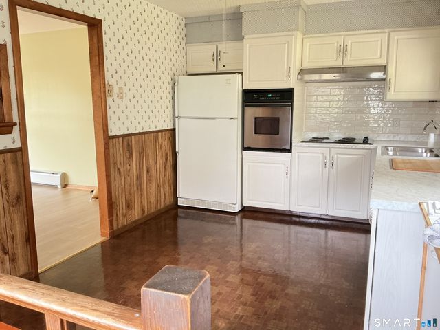 91 Beacon Manor Road, Naugatuck, CT 06770