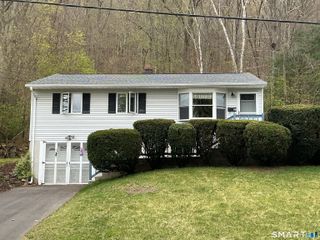 91 Beacon Manor Road, Naugatuck, CT 06770