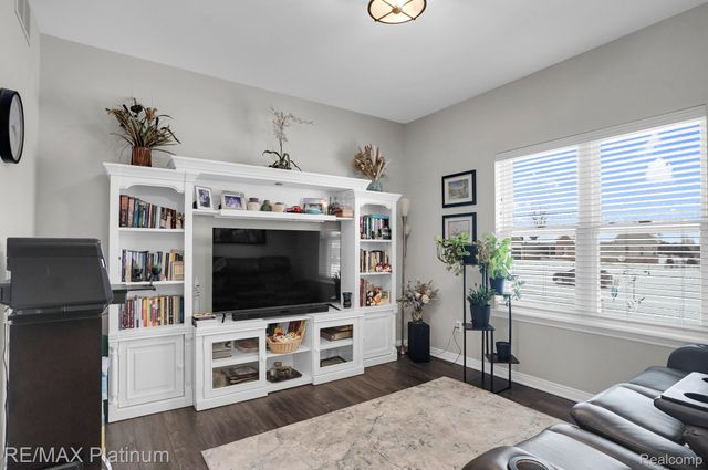 10029 Quarry Ridge Road, Springfield Charter Township, MI 48346