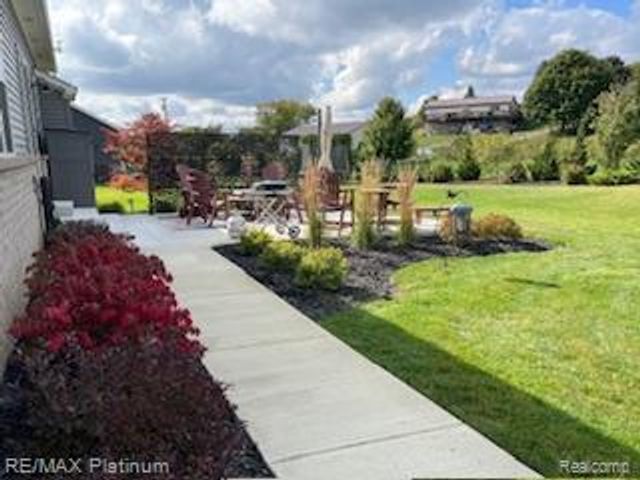 10029 Quarry Ridge Road, Springfield Charter Township, MI 48346