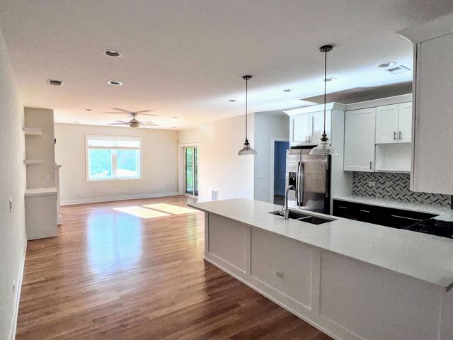 3203 N Ridgeway Avenue 4C, Chicago, IL 60618