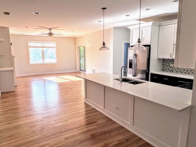 3203 N Ridgeway Avenue 4C, Chicago, IL 60618