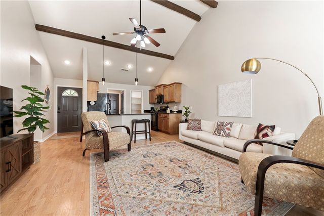 205-1 NE J Street, Bentonville, AR 72712