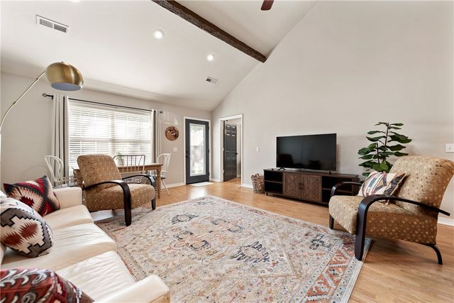 205-1 NE J Street, Bentonville, AR 72712